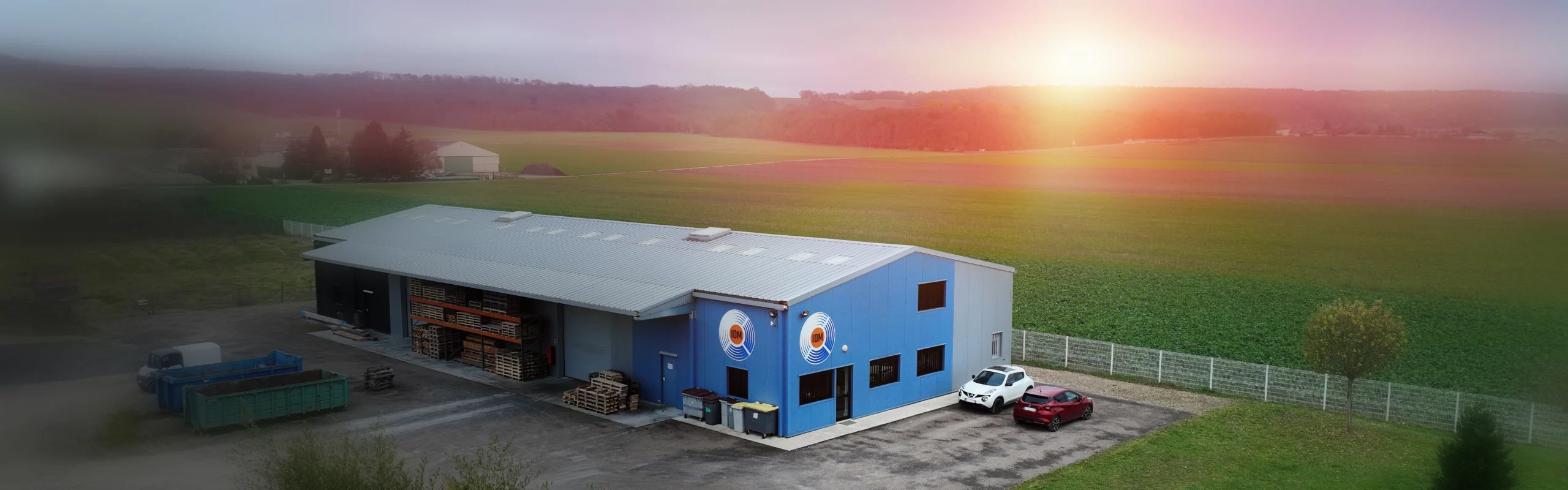 Usine Icaunaise des Métaux à Véron - vue aérienne